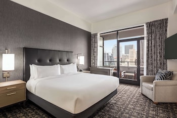 Junior Suite, 1 King Bed, City View