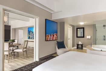 Presidential Suite, 1 King Bed, Balcony, City View