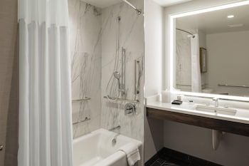Room, 1 King Bed, Accessible