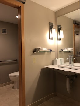 Room, 1 King Bed (High Floor)