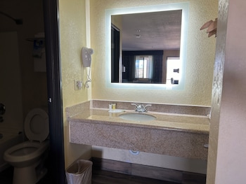 Room, 2 Queen Beds, Non Smoking