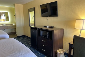 Room, 2 Queen Beds, Non Smoking