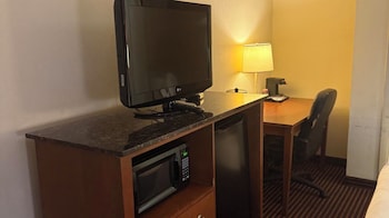 Single Room, 1 Queen Bed