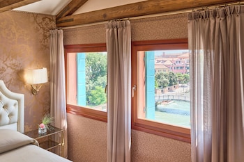 Superior Suite, Canal View (Small Canal Rio Novo and Garden)