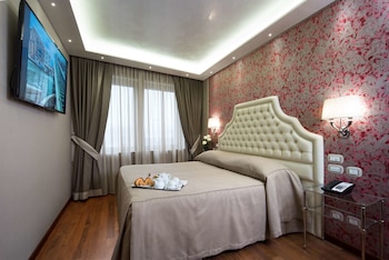 Suite, City View