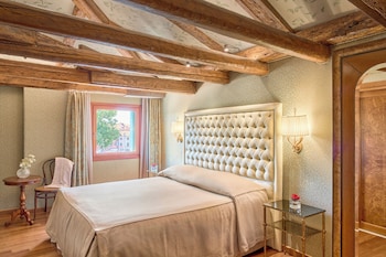 Deluxe Double Room, City View
