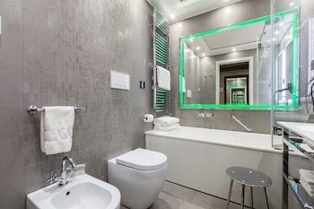 Deluxe Triple Room, City View