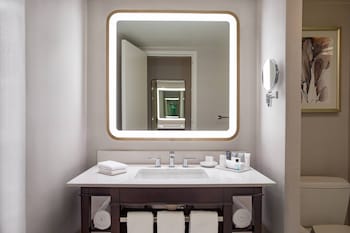 Room, 2 Queen Beds (Mobility Accessible, Tub)