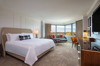 Deluxe Room, 1 King Bed