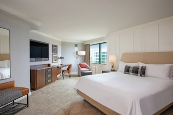 Deluxe Room, 1 King Bed with Sofa bed
