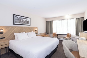 Standard Room, 1 Queen Bed