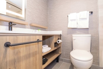 Standard Suite, Multiple Beds