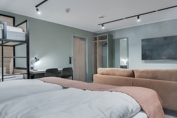 Family Room, No Windows (Large)