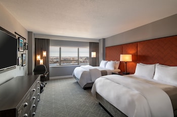 Room, 2 Queen Beds, City View