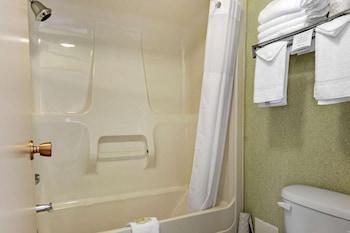 Basic Room, 2 Queen Beds, Non Smoking