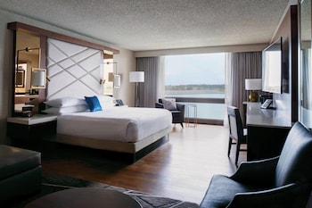 Club Room, 1 Queen Bed
