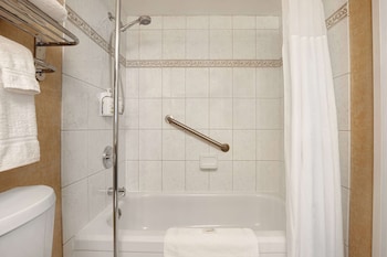 Standard Room, 1 Queen Bed, Accessible, Non Smoking