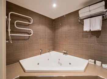 Executive Suite, 1 King Bed, Balcony