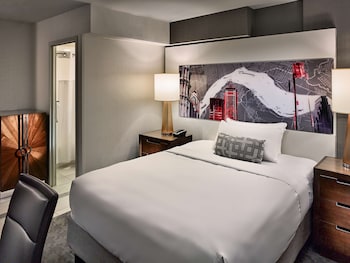 Room, 1 Queen Bed (City Explorer)