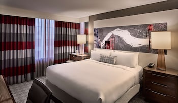 Deluxe Room, 1 King Bed, Corner