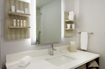 Room, 1 King Bed, Accessible