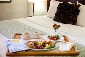 Standard Room, 1 Queen Bed
