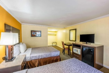 Standard Room, 2 Double Beds, Non Smoking