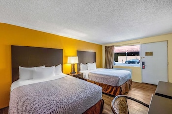 Standard Room, 2 Double Beds, Non Smoking