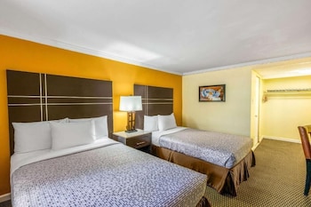 Standard Room, 2 Double Beds, Non Smoking