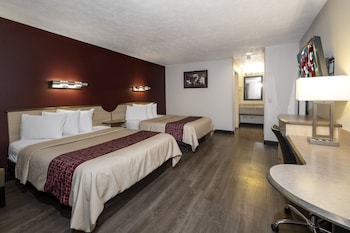 Deluxe Room, 2 Queen Beds, Accessible, Non Smoking (Roll-In Shower)