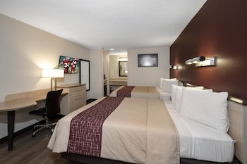 Deluxe Room, 2 Queen Beds, Non Smoking