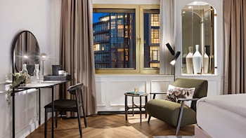 Premium Room, 1 King Bed