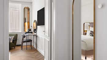 Premium Room, 1 King Bed