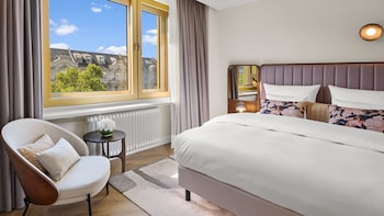Suite, 1 King Bed