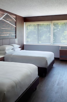 Room, 2 Double Beds (Mobility Accessible, Tub)