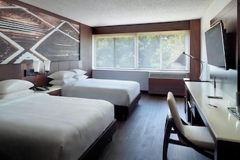 Room, 2 Double Beds (Mobility Accessible, Tub)