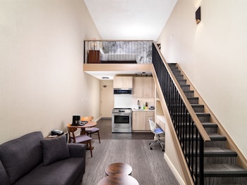 Executive Studio Suite