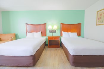 Room, 2 Double Beds, Kitchenette