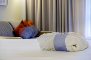 Executive Room, 1 Queen Bed with Sofa bed