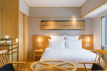 Waon Suite King