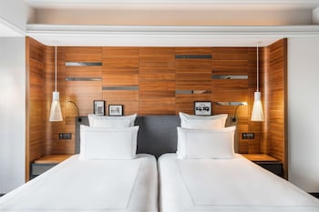 Prestige Suite Twin, Executive Lounge Access, High Floor