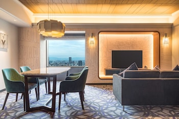 Prestige Suite Twin, Executive Lounge Access, High Floor