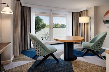 Deluxe Room, 2 Queen Beds (Waterfront)