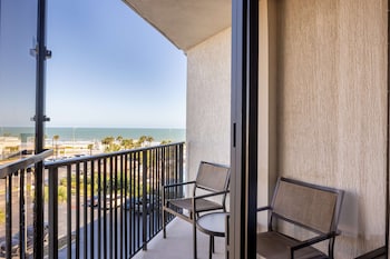 Room, 1 King Bed (Gulf View)