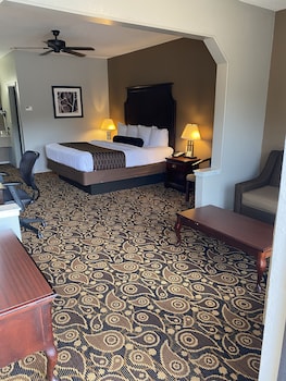 Suite, 1 King Bed, Non Smoking