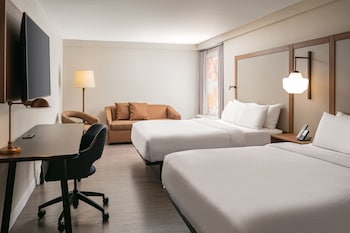 Room, 2 Queen Beds (Mobility Accessible, Tub)