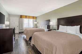 Room, 2 Queen Beds, Non Smoking