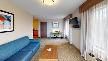 Standard Room, 1 King Bed (Extra Floor Space)