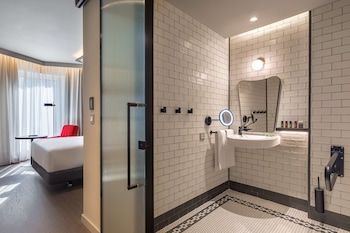 Room, 1 Queen Bed, Accessible
