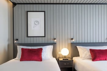 Room, Multiple Beds, City View